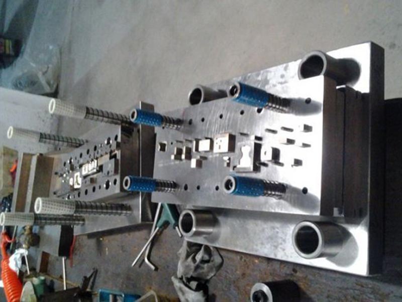 郧西模具制造-12