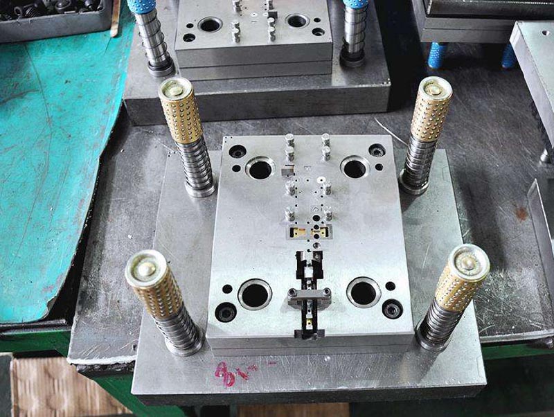 郧西模具制造-01